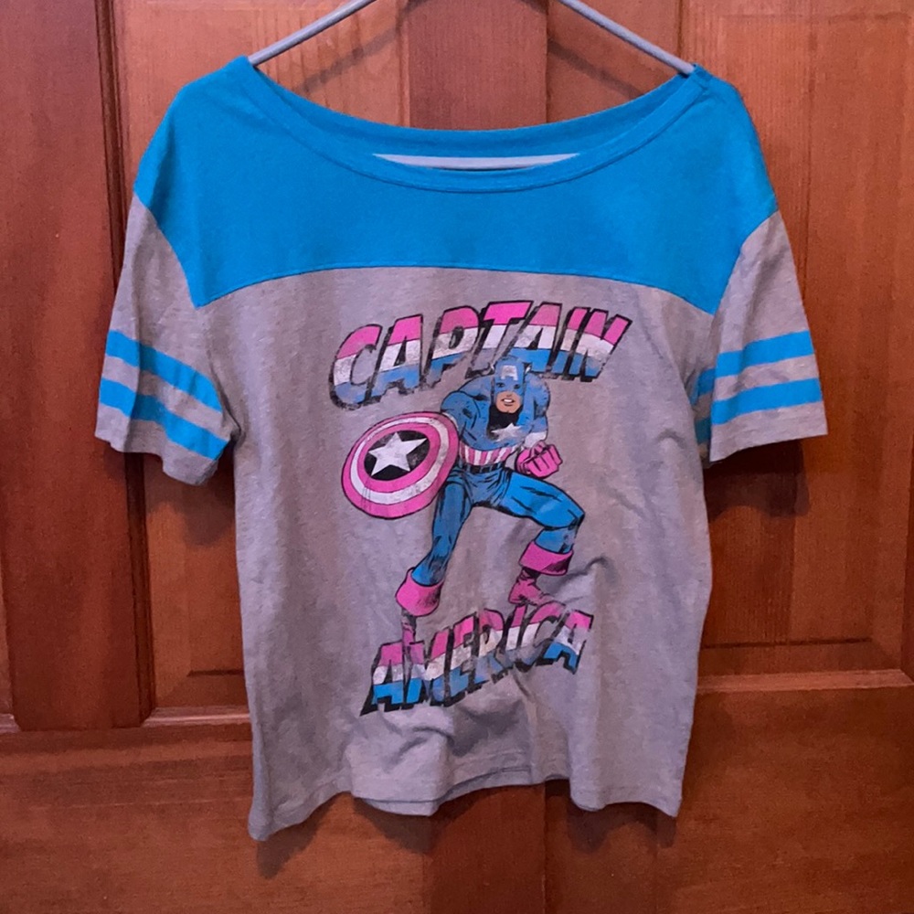 Vintage Captain America Comic Book Cropped Tee